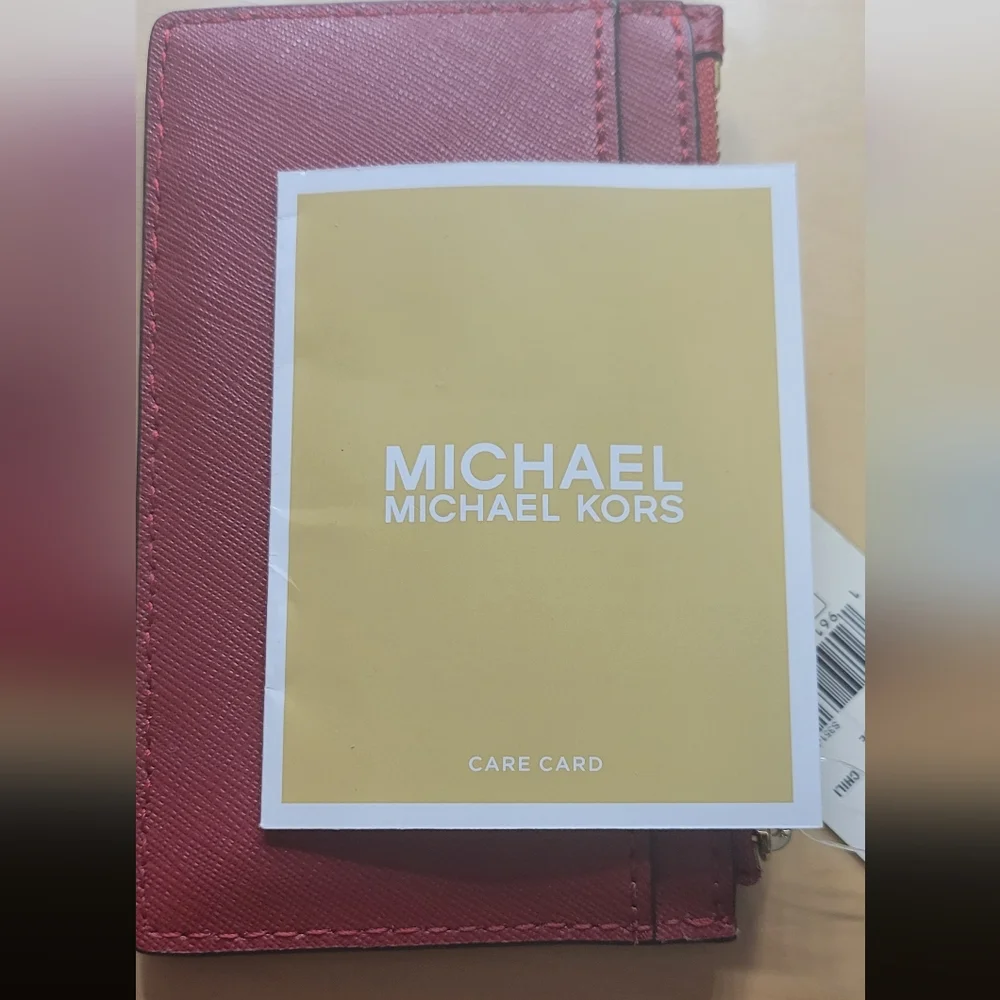 MK Jet Set Travel Wallet - Chili Red - Picture 5 of 5